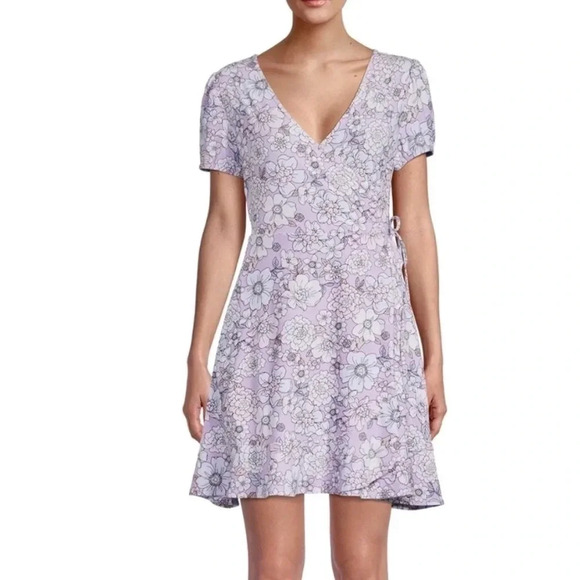 No Boundaries White and Purple Faux wrap Flutter Sleeve Knee-Length Sundress xxl - Picture 1 of 14